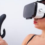 Usar juguetes sexuales para dar saber a tu experiencia porno en VR