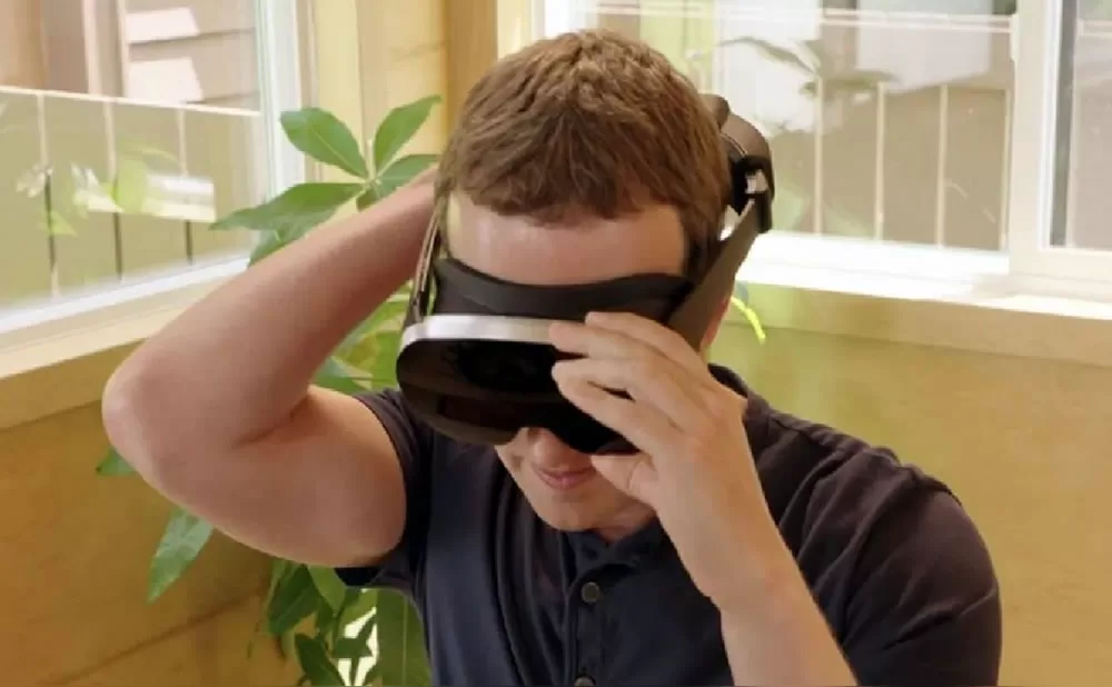 Facebook se burla con nuevos prototipos de gafas VR: Htc montó bromas en contra