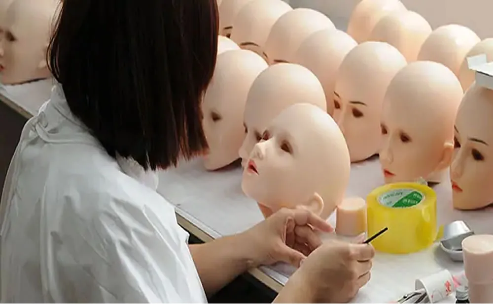El arte como la ciencia dentro del mercado de juguetes sexuales de 15 mil millones de dolares de china y la demanda de amantes de los robots