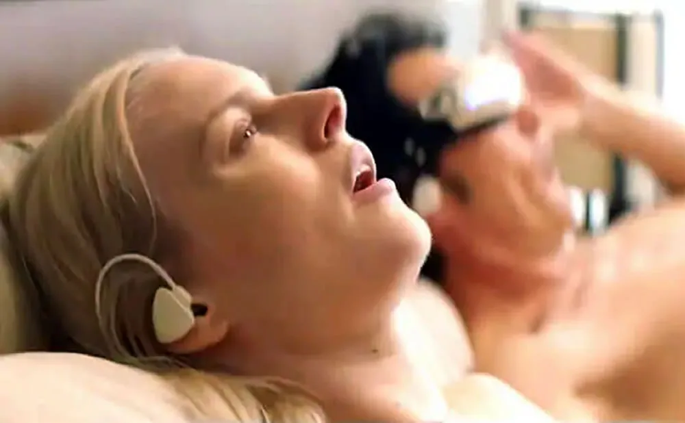 Una mezcla de episodios el sexo futuro por que la serie es mucho mas que un espejo negro erotico