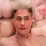 Los juguetes sexuales luchan contra su cosificacion en una exposicion de arte de la cantante peaches