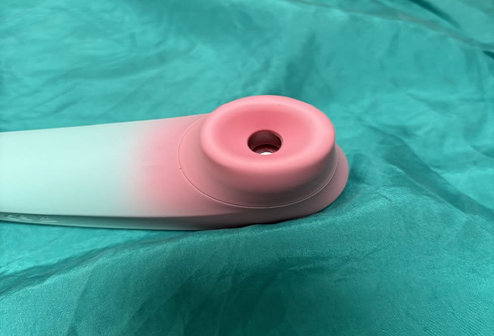 Experiencia a solas con tenera reseña de lovense tenera 2 un juguete interactivo de succion del clitoris que es bueno para experiencias de menor intensidad