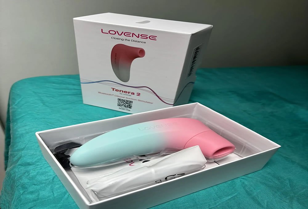 Reseña de lovense tenera 2 un juguete interactivo de succion del clitoris que es bueno para experiencias de menor intensidad